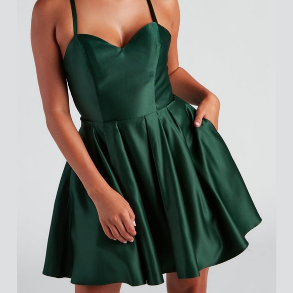 Windsor ✦ Satin Fit & Flare Dress ✦ Sleeveless Cross-Back Straps Cocktail Sz 7 - Picture 5 of 9